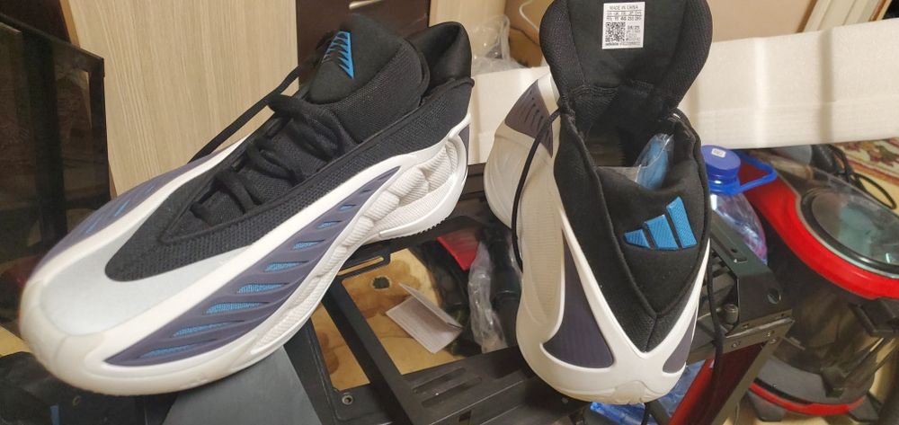 Кросовки adidas привезенные оригинал