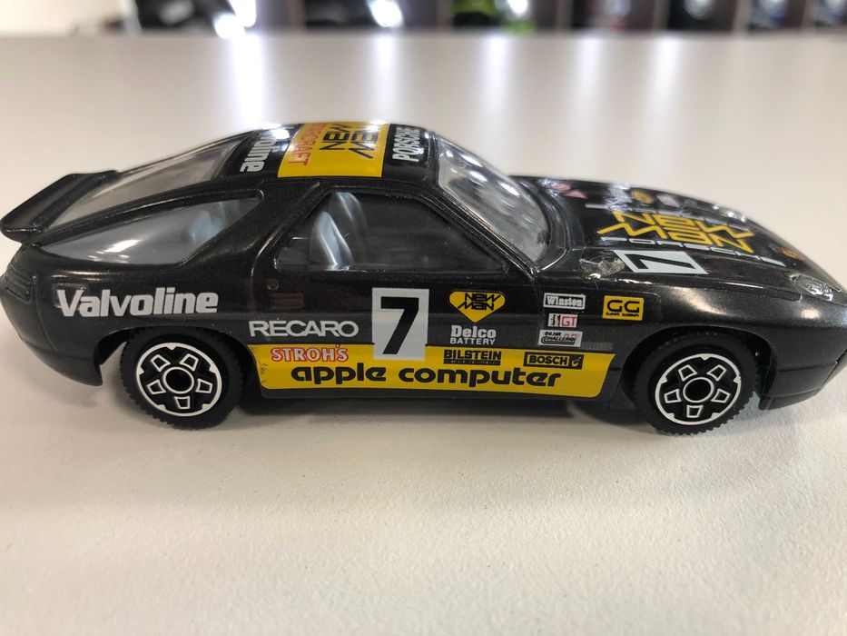 Колекционерски модели метални колички PORSCHE 928 GR.A 1:43 NEW