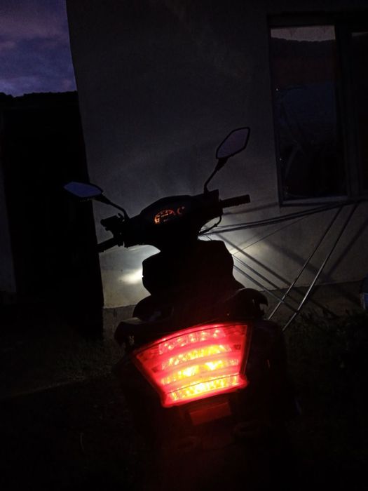 Скутер м8 125 кубовый