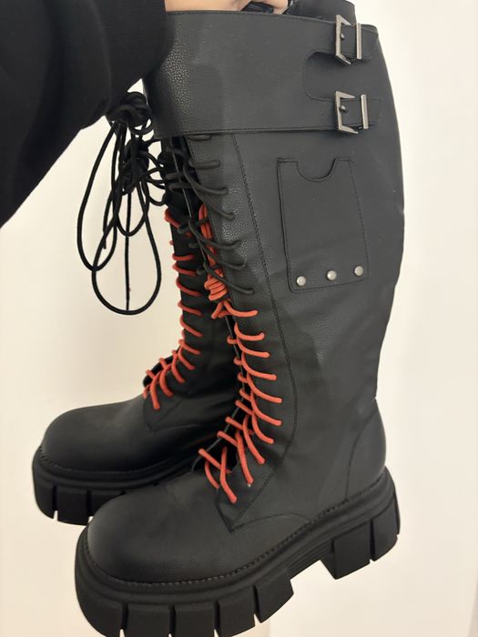 Високи ботуши Bershka