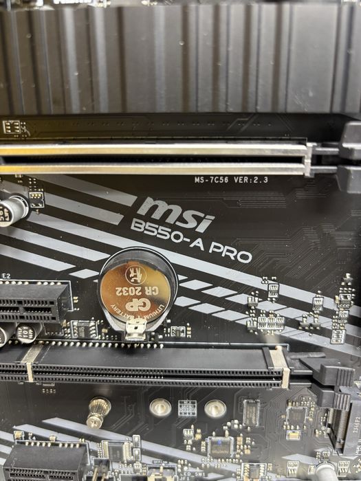 Продам B550 Asrock AM4