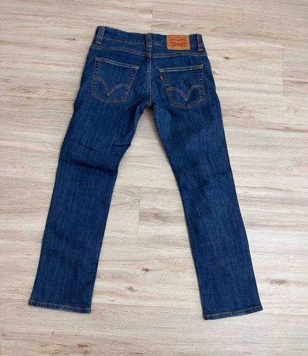 Продам джинсы Levi strauss