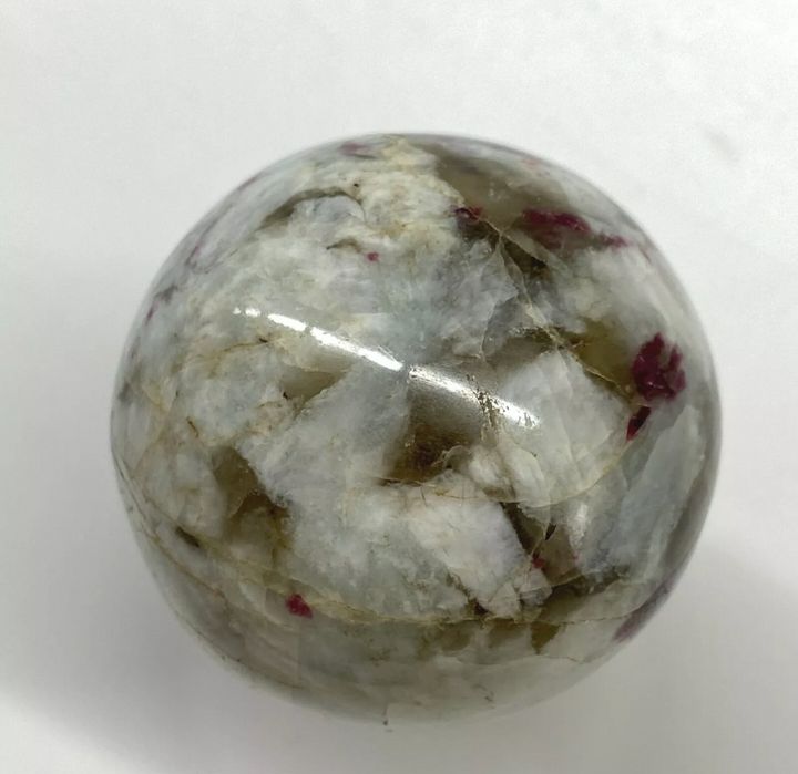 Естествено Рубелит Турмалиново яйце 655 карата