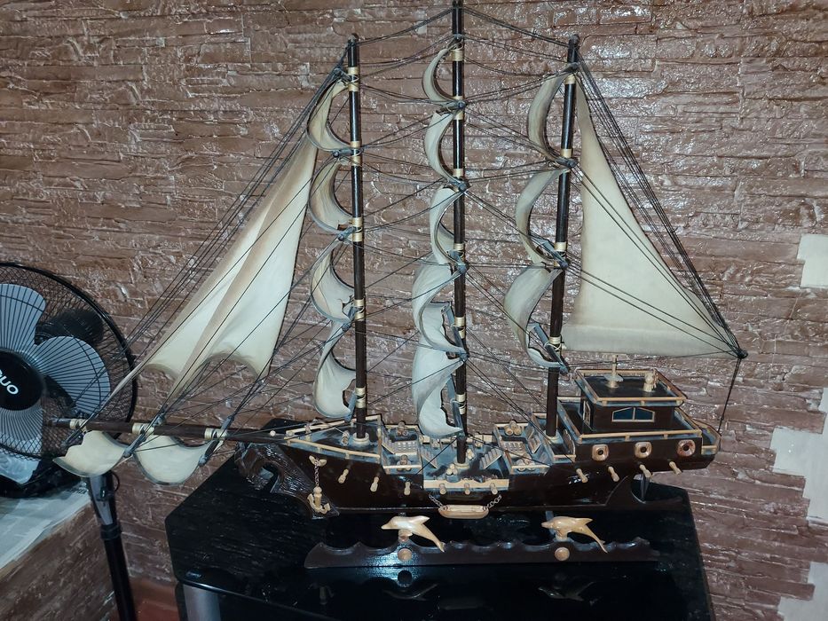 Кораблик парусный.