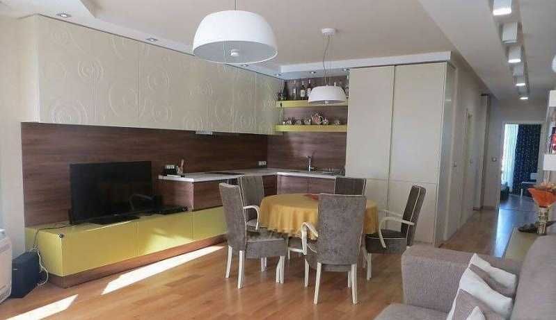 Луксозен двустаен апартамент в Лазур!