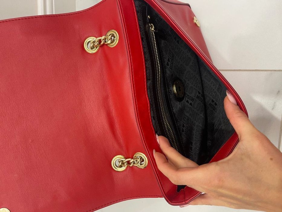 Червена дамска чанта Love Moschino