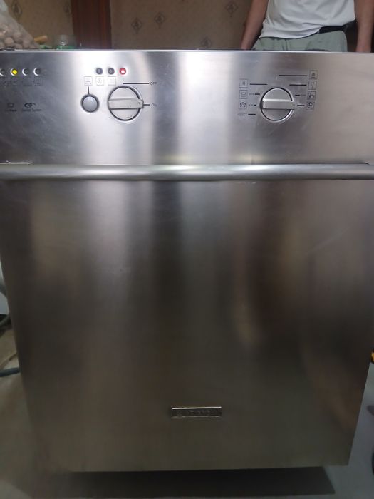 Посудомоечная машина Аристон