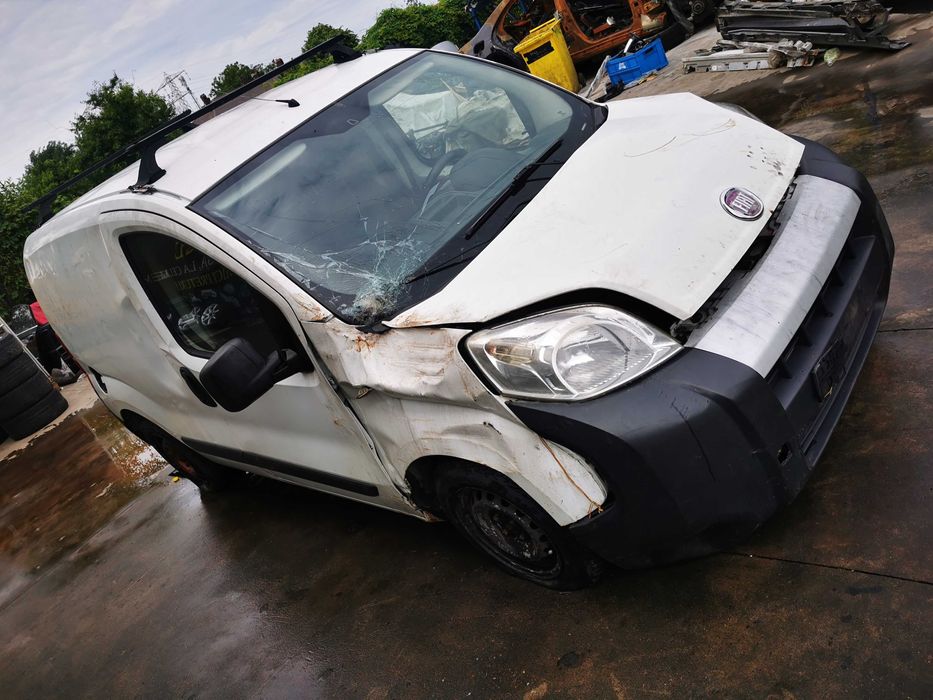 dezmembrez Fiat Fiorino 1.3 d multijet/usa fata fiorino/aripa fiorino