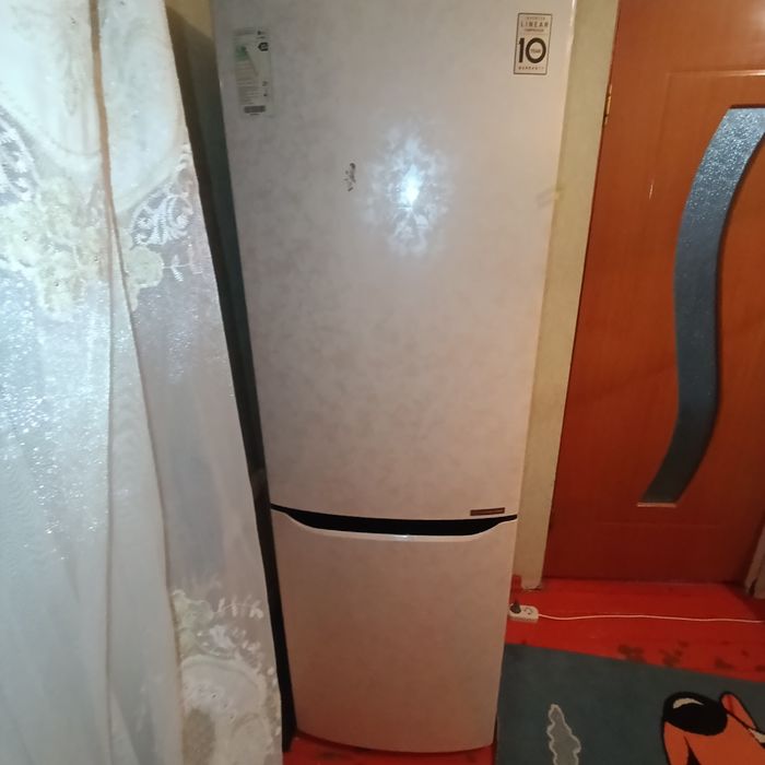 Большой холодильник