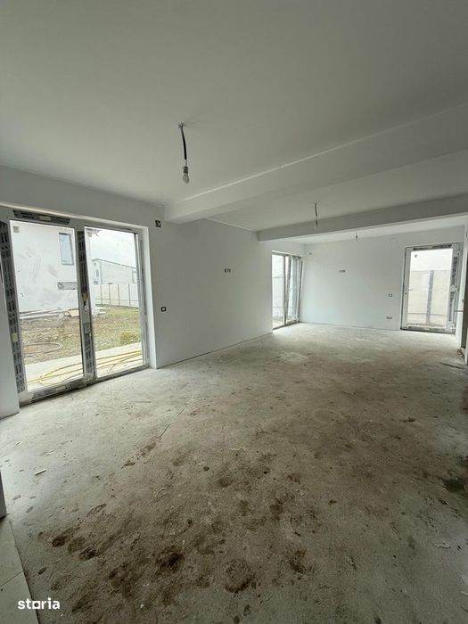 Casă de vânzare la preț redus - oportunitate excelentă!