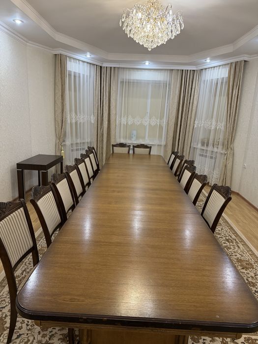 Гостевой стол и стулья