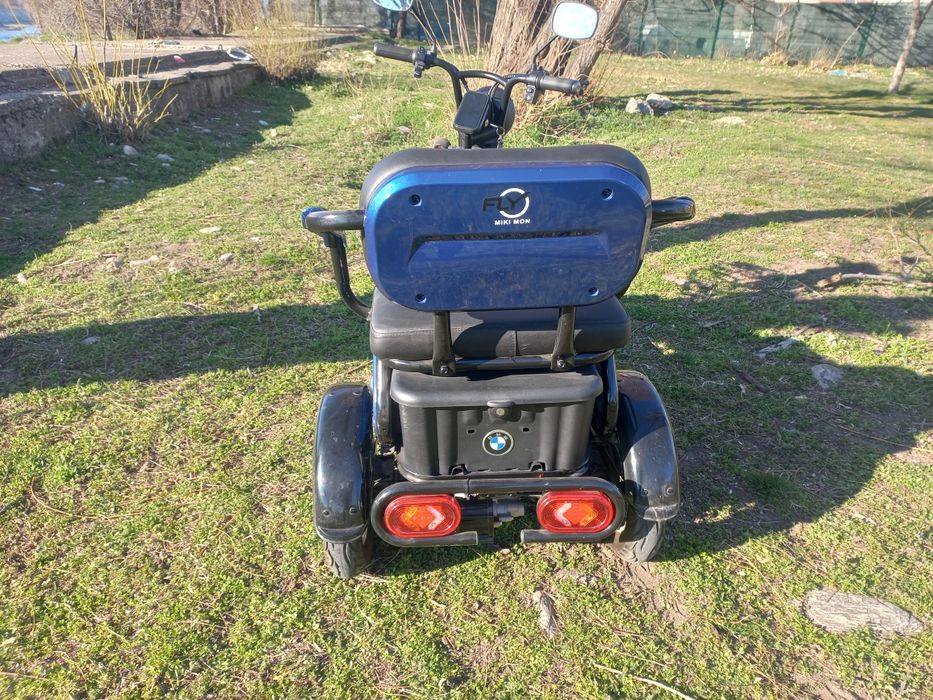 Триместна Електрическа триколка