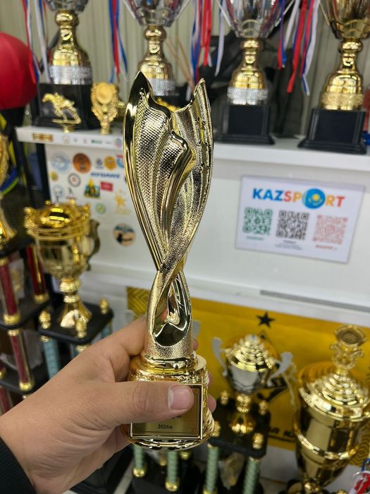 Кубки статуэтки наминации