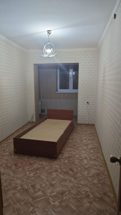 Бесплатно односпальная кровать.