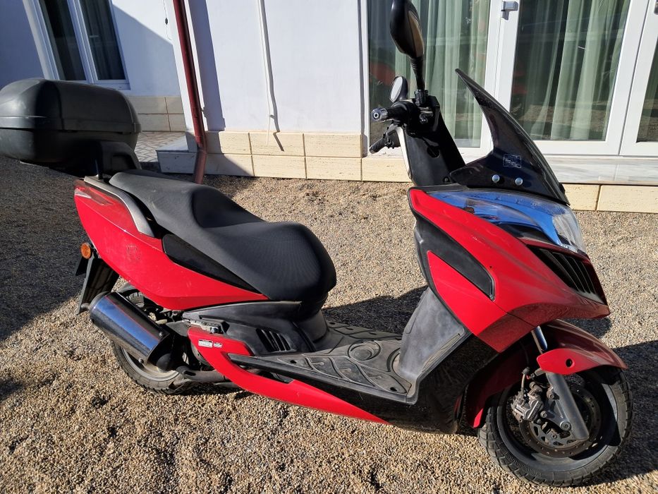 Vând scuter KYMCO