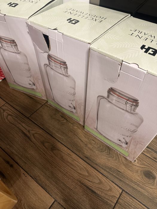 Vas pentru apa din sticla , cu robinet! Dozator!8 litri