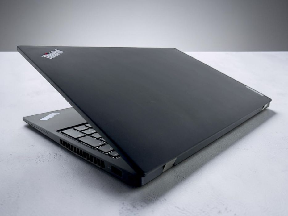 Lenovo ThinkPad P16s Gen 1 16" 2.5K i7-1260P 32RAM 512GB Quadro T550 Перфектен! Гаранция!
