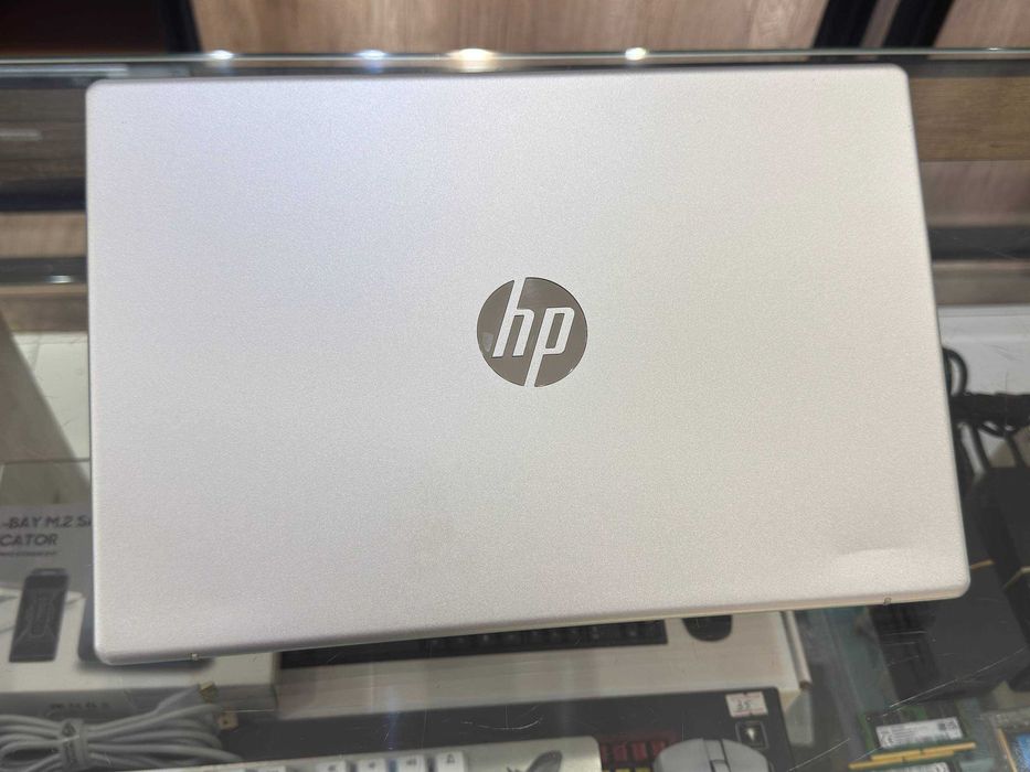 HP Laptop 14"HD  Ryzen 5 7520U RAM 4 Gb DDR5 ssd 256