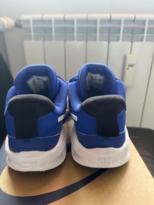 Маратонки nike,asics