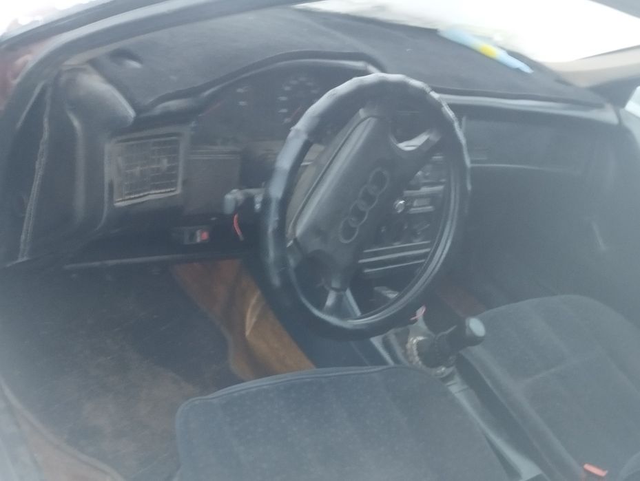 Продам Ауди 80 на разбор