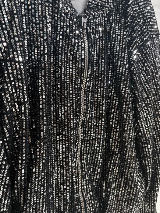 блестящий бомбер женский