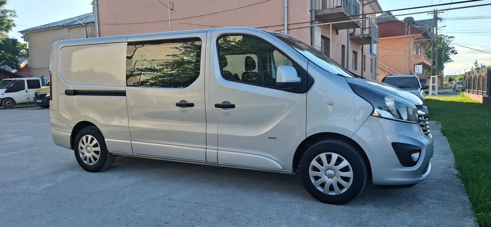 Opel Vivaro Extra Lung/Renault Trafic/An 2018/120 CP/Km 160899/Dublucabine original/AC/Navigatie/Km cu factura/Distributie lant/Import Olanda