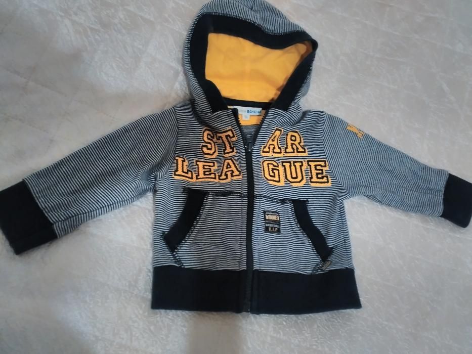 Детски дънки +суитшърт и две блузки!