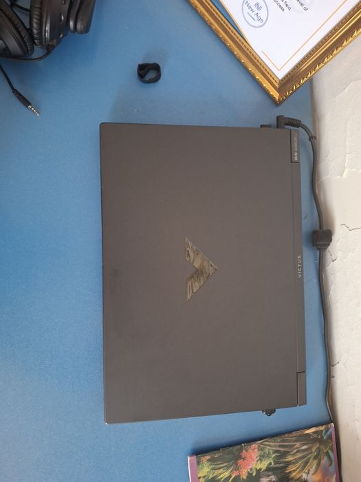 Hp victus sotiladi  1 yillik garantiya bor malikadan olingan mayda