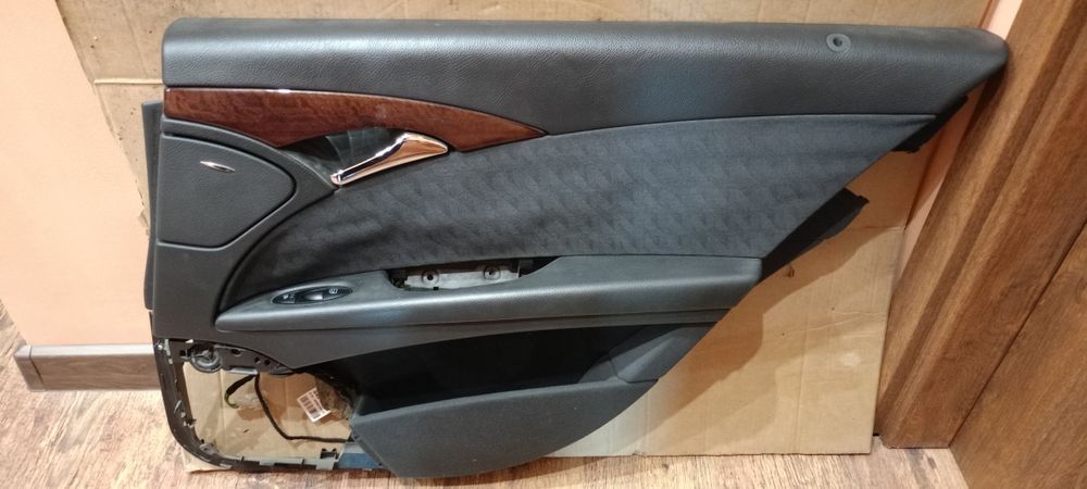 Кори за врати,пепелник,сензори и други части за Mercedes Benz W 211