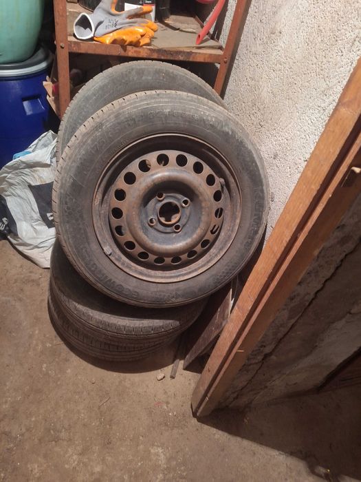 Автомобилни гуми