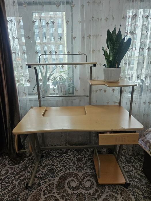 Стол компютерный