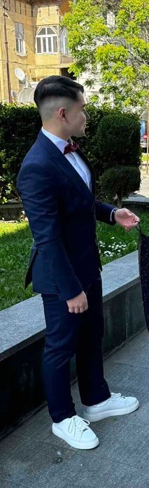 Мъжки официален костюм Лазарини тъмно син, размер 48