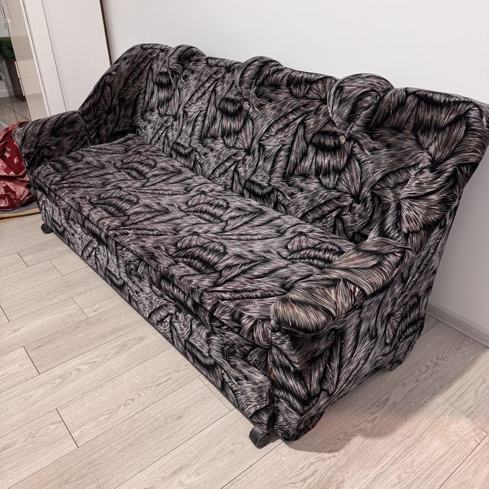 Продам диван в отличном состоянии