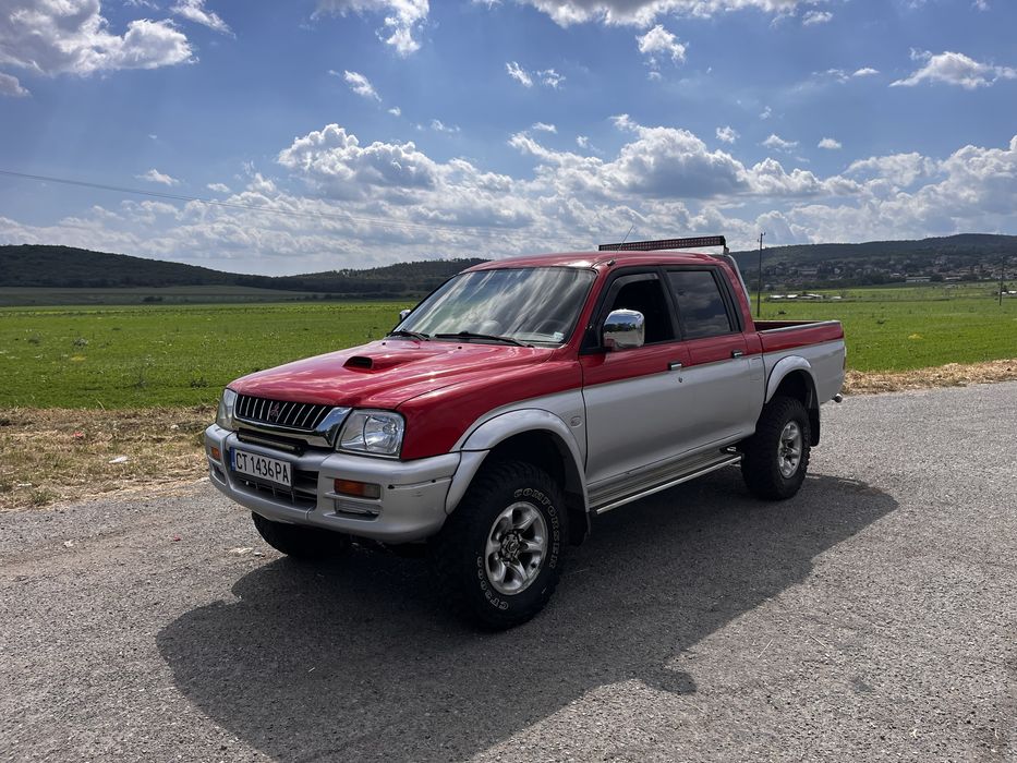 MITSUBISHI L200