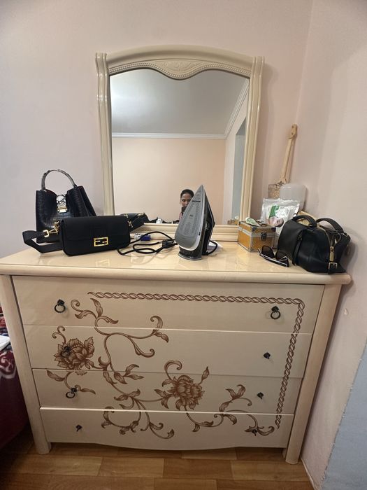 Спальный горнитур продам