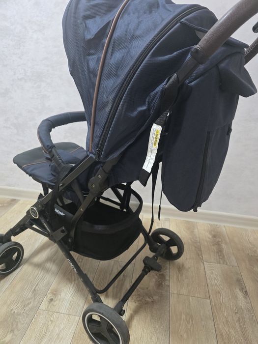 Детская прогулочная коляскака