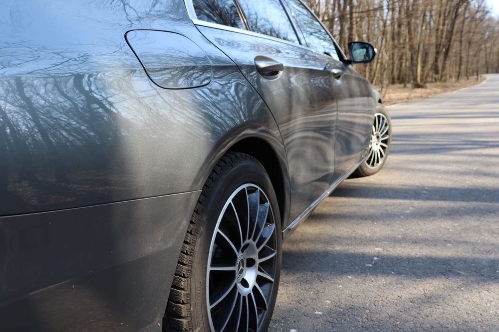 Mercedes-Benz E Mașină foarte îngrijită