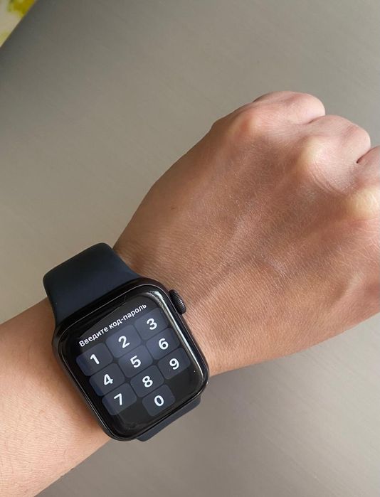 Продам смарт часы Apple WatchOS 8.5