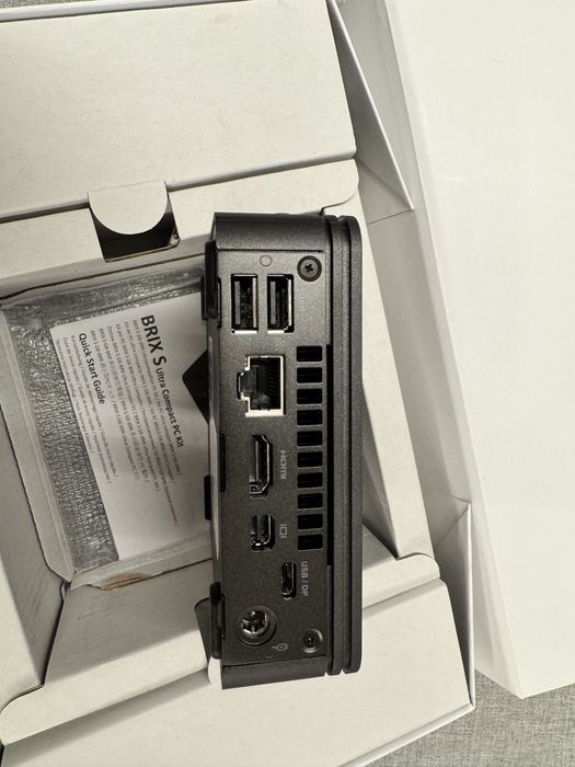 Mini-PC Brix AMD Ryzen R7-4800 negru