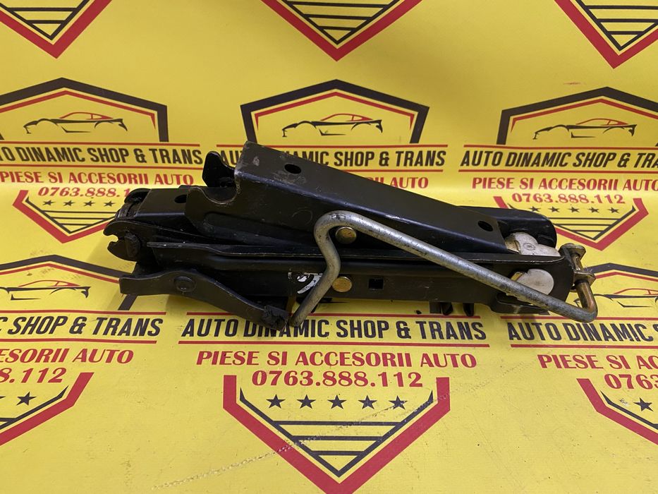Cric auto original Volvo C70 S70 An 1997-2002 cod produs oem 8623665