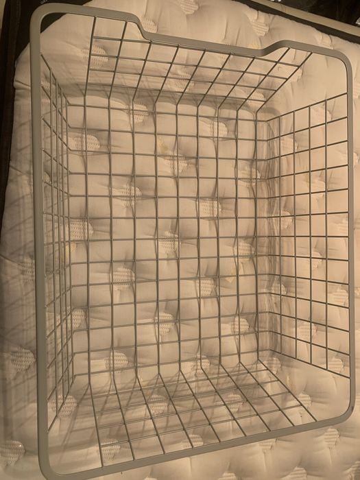 Cos metalic Ikea cu șină culisanta , ca nou