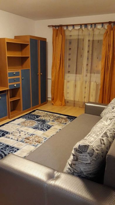 Persoana fizica inchiriez apartament