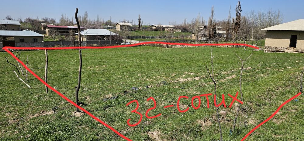 Uchastka sotiladi 32 sotix 4xona bitmagan yangi qurilgan uyi bilan