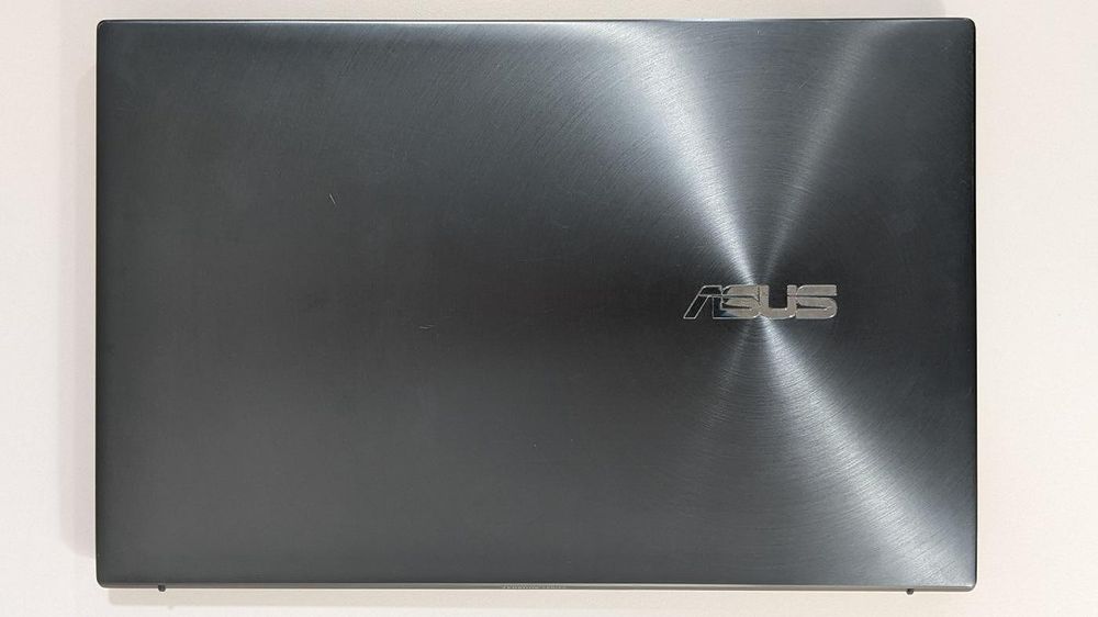 Asus ZenBook 14 UX425EA 14" 1920x1080 400 nits i5-1135G7 16GB 1TB SSD