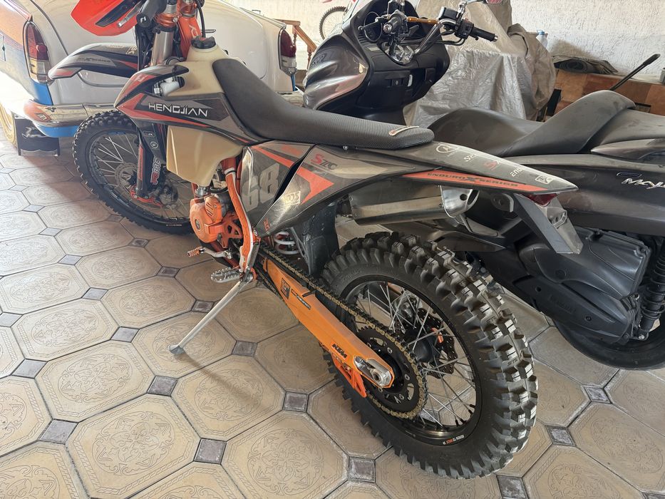 Продам мотоцикл хенжан NB300