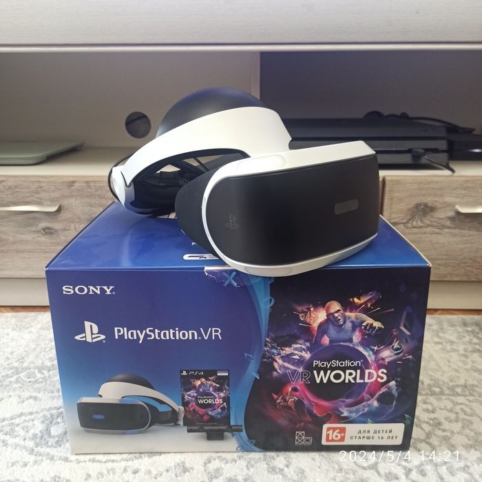 PS4 Pro 1 TB + Sony VR + Aim Controller