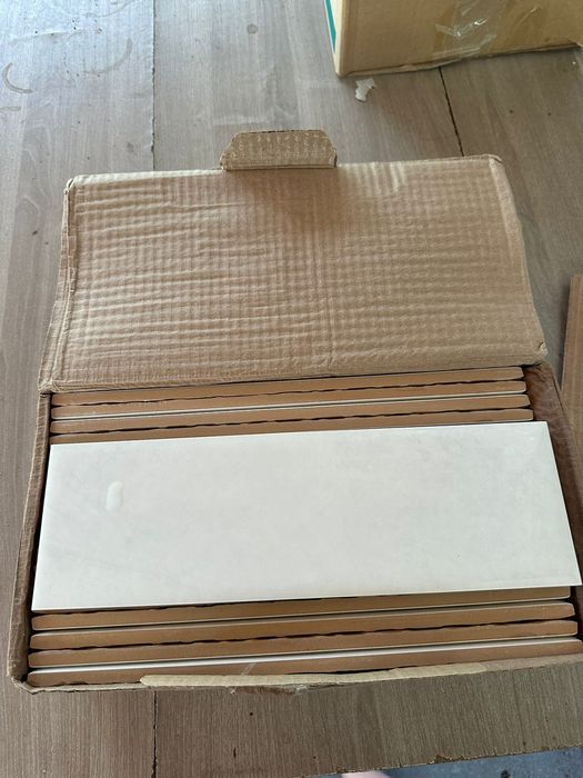 Продам кафель"кабанчик"