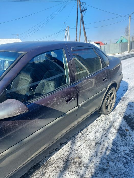Продам автомобиль опель вектра
