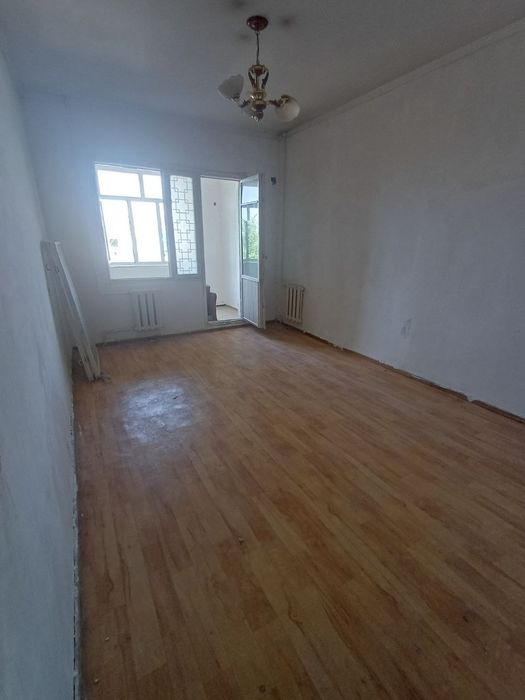 Продаётся квартира. Сергели 5 3/3/9. ( 85кв.)+лифтовая,