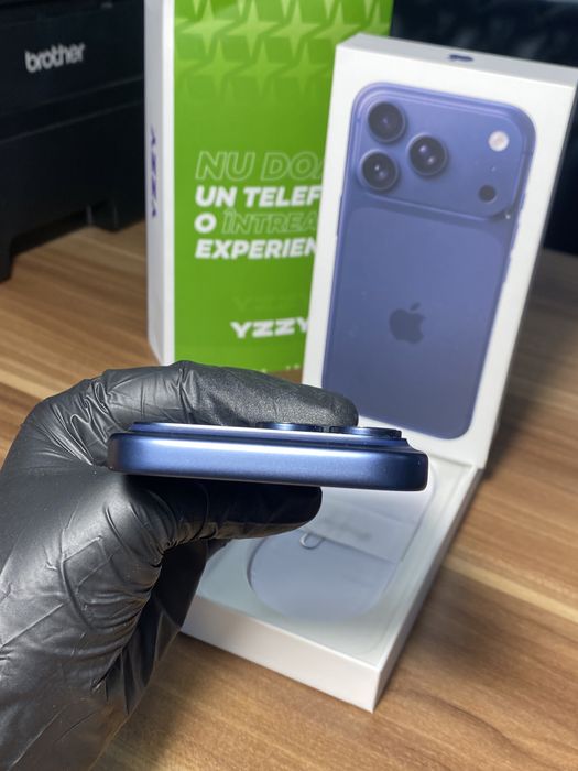 iPhone 17 Pro • 256 GB • Deep Blue